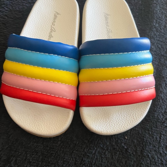 Sandals size 6/7 toddler! - Picture 2 of 10